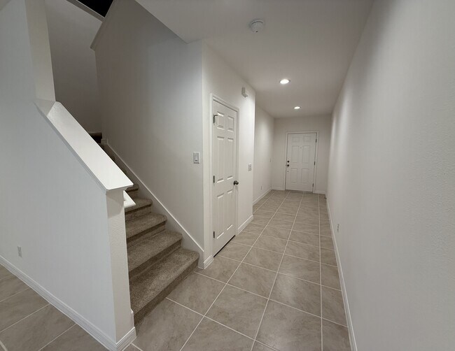 Photo - 215 Glass Onion Dr