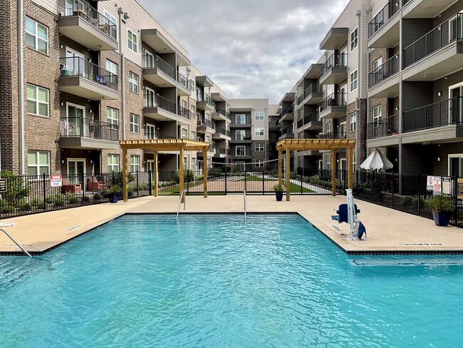 Building Photo - Richmond Estates Rental