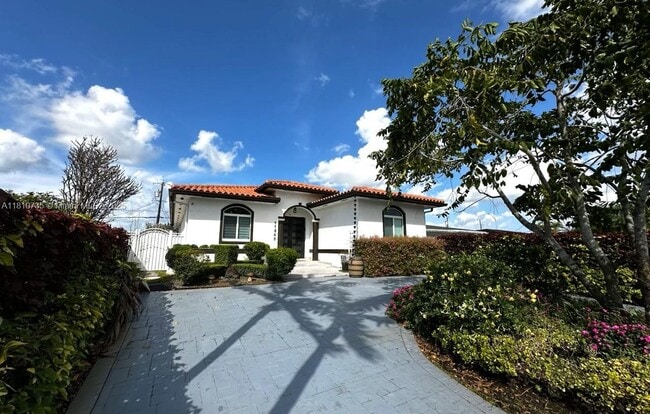 Photo - 11845 SW 3rd St House