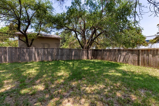 Photo - 22 N Hawthorne St