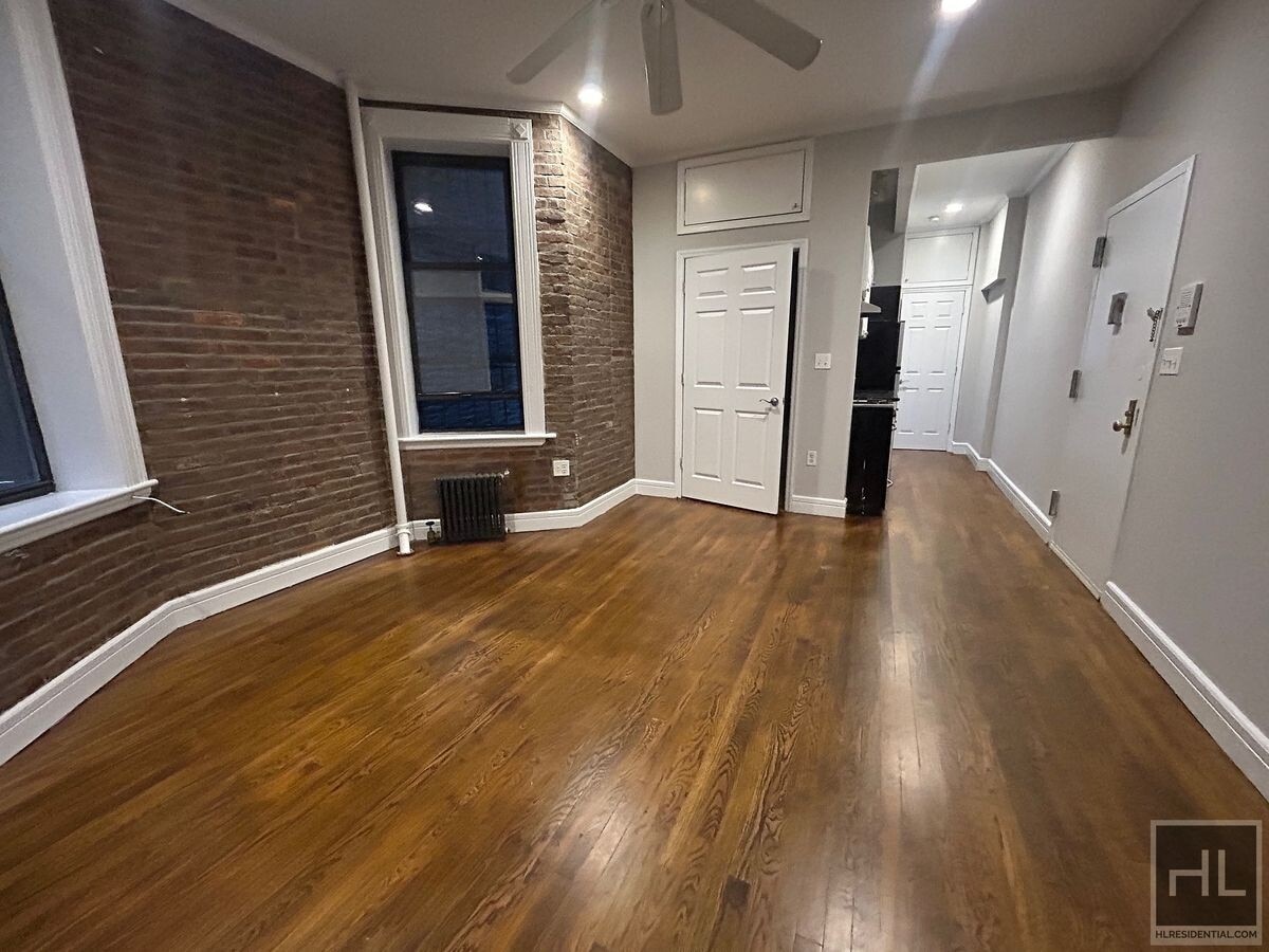 Photo - East 18th Street Unidad A2