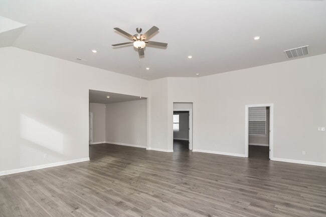 Photo - 2420 Nabali Wy