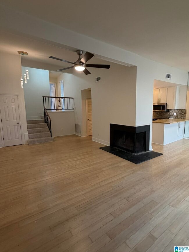 Photo - 118 W Green Unit 118