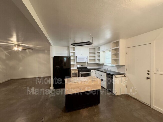 Photo - 4708 Red River St Unit B