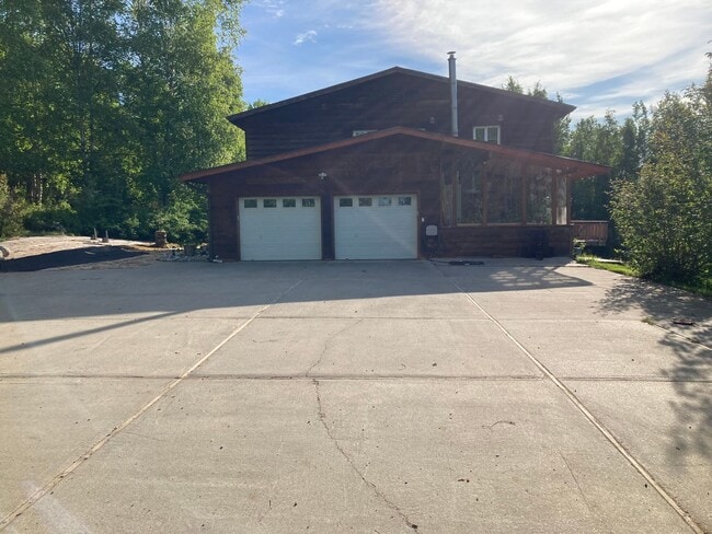 Spacious 4-bedroom home less than 4 miles ... - Spacious 4-bedroom home less than 4 miles ...
