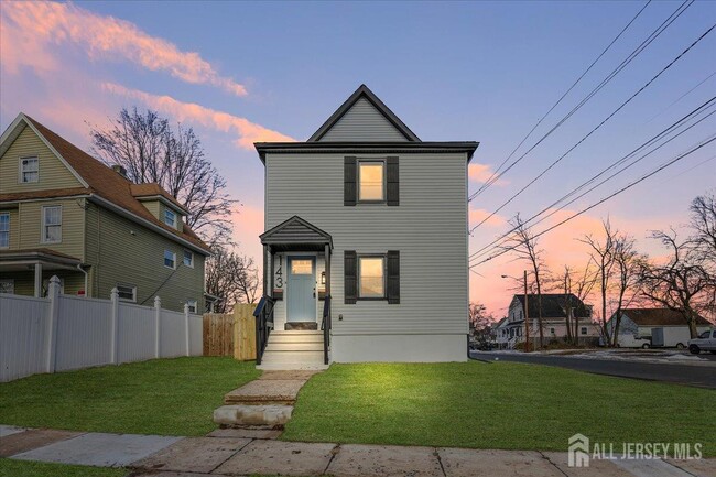 Building Photo - 143 Johnston Ave Unit 2