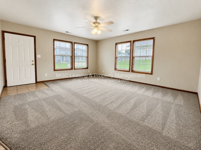 Photo - Beautiful Ranch-Style Duplex in Peculiar, MO - Available 09/22/26