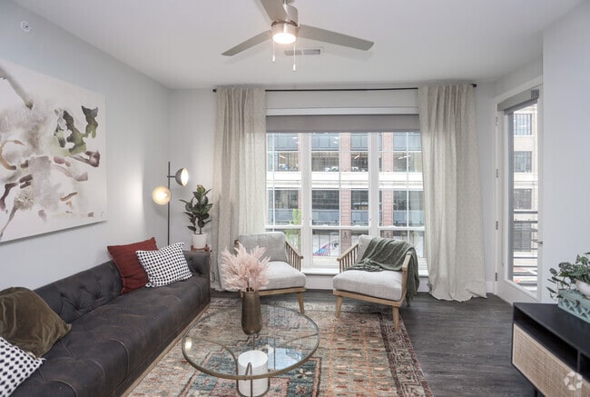2BR, 2BA - 975 SF