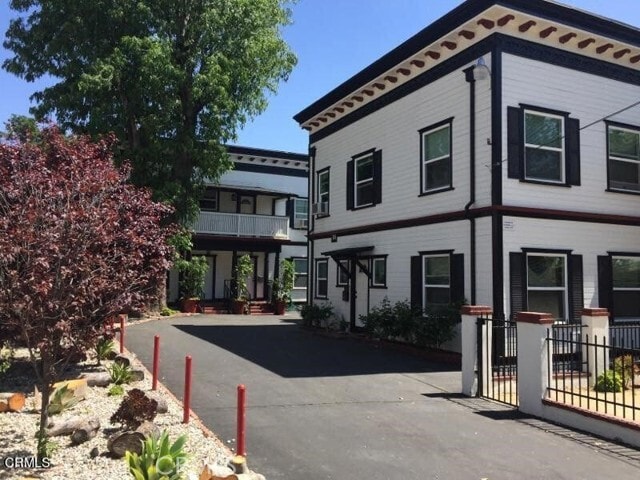 Photo - 1254 N Raymond Ave