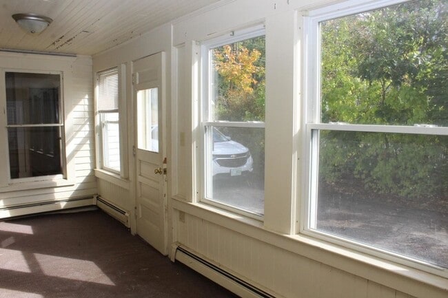 Photo - 207 Gilford Ave Apartamento Unidad B