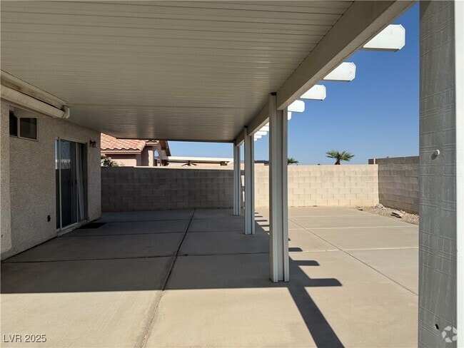 Building Photo - 8411 W Rochelle Ave Rental