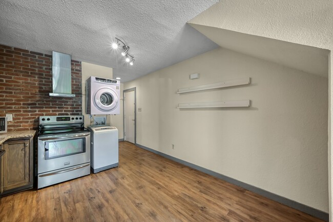 Photo - 12900 Walden Rd Unidad 216B