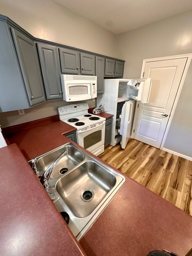 Building Photo - 518 N 5th St Unit Apartment A