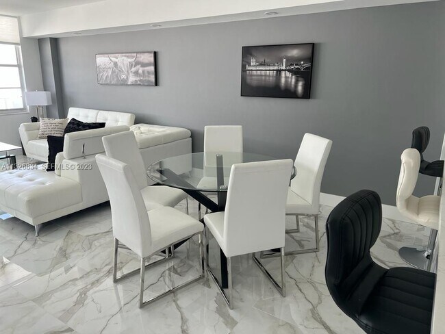 Photo - 3725 S Ocean Dr Unidad 1503