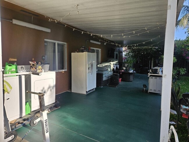 Photo - 718 SE 12th Ter