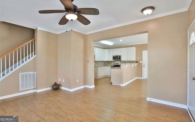 Photo - 504 Hollen Ct