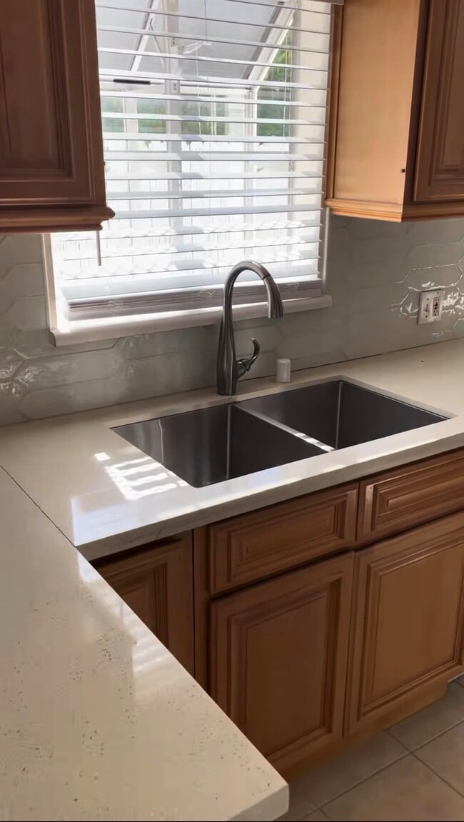 Photo - 21920 Galvez St