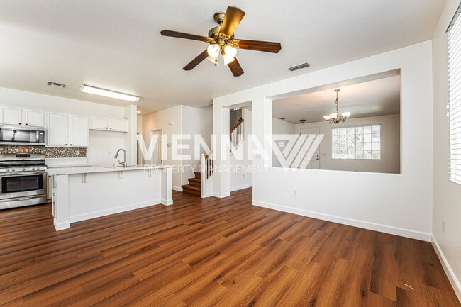 Photo - 493 Silverhorn Dr