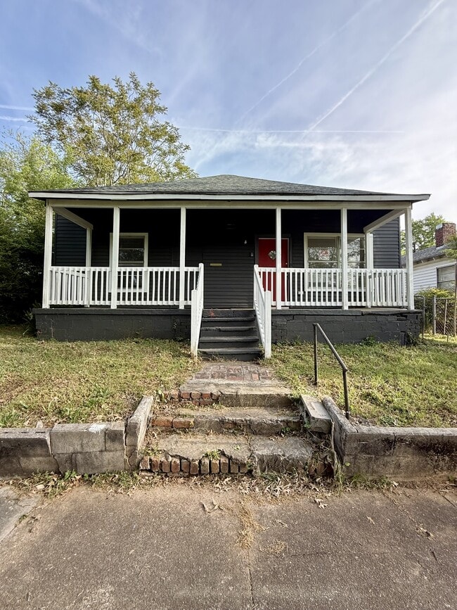 Building Photo - 204 5th Way