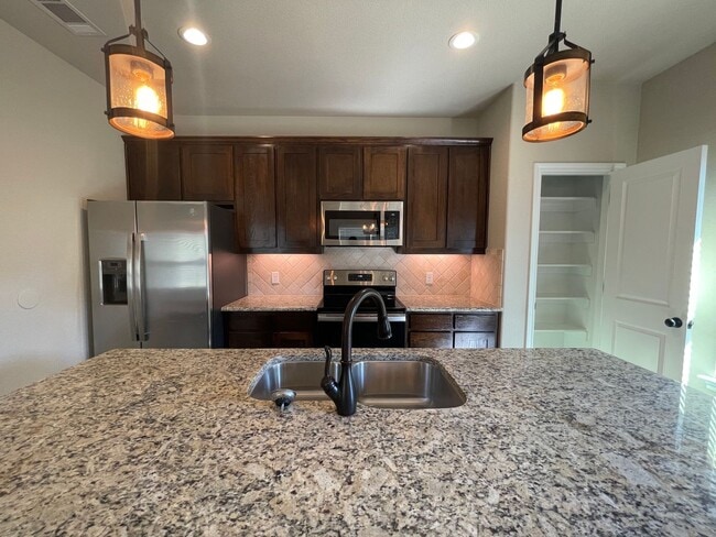 Photo - 805-807 Jameson Unit 807