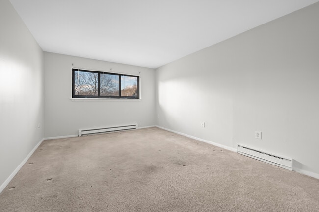 Photo - 43 Olcott Dr