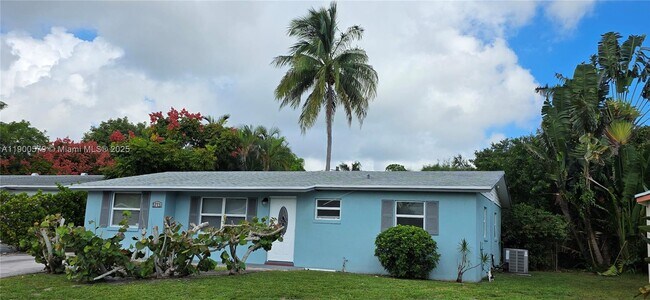 Photo - 3713 Island Rd