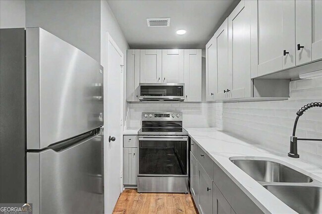 Photo - 2430 Coosawattee Dr NE