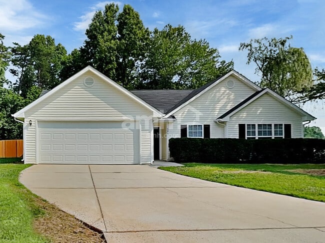 Building Photo - 595 River Glen Ct