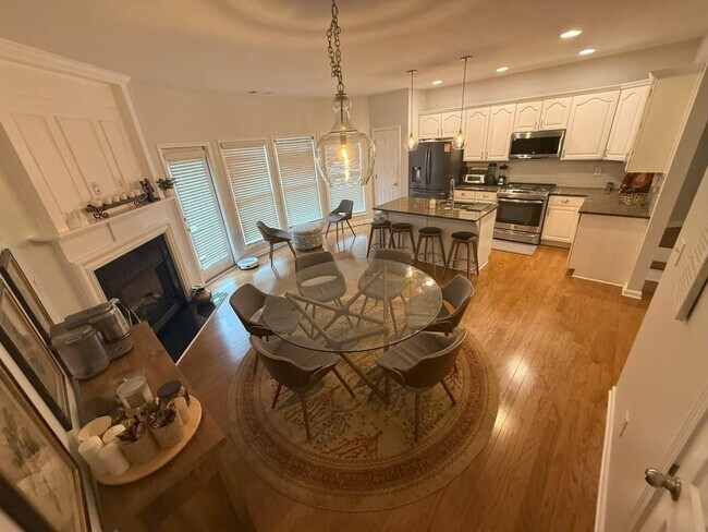 Photo - 3659 Chicago St NW