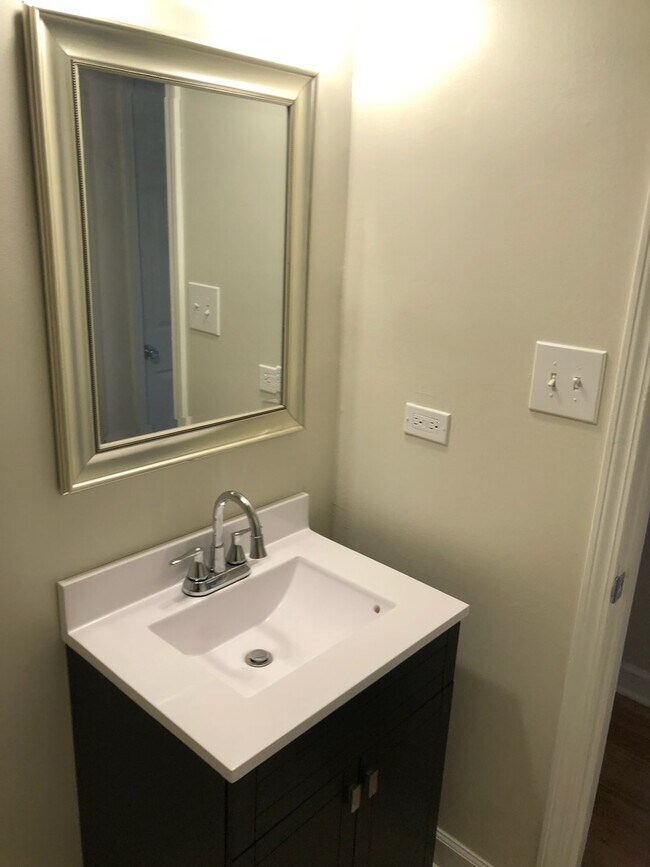 Photo - 400 McCarthy Rd Unit 102