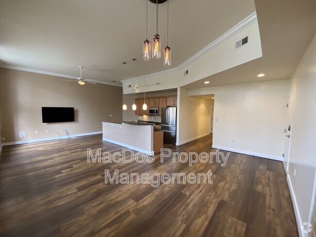 Building Photo - 900 Barton St Unit 102 Rental
