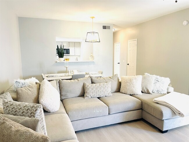 Photo - 7284 Regency Square Ct Unidad 7284