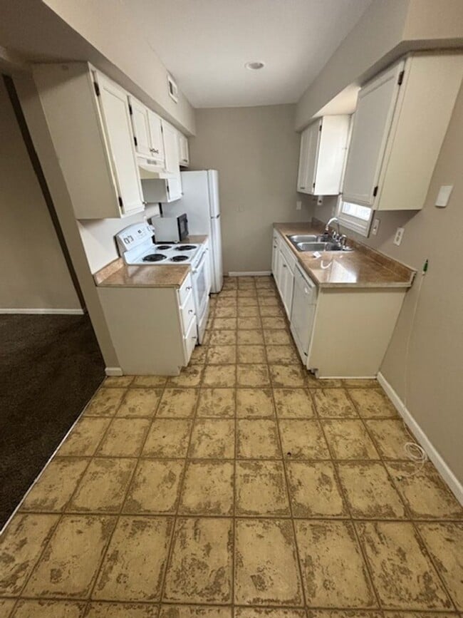 Photo - 8738 Thompson Ave Unidad A