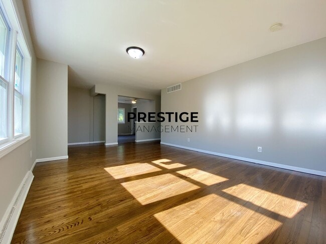 Photo - Large 3 Bedroom Home In Gary