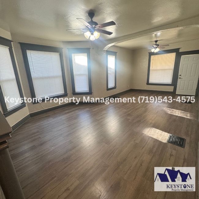 Photo - Dog Friendly!!! Centrally Located - House with 2 Bedroom/1 Bath - $1000/$1000