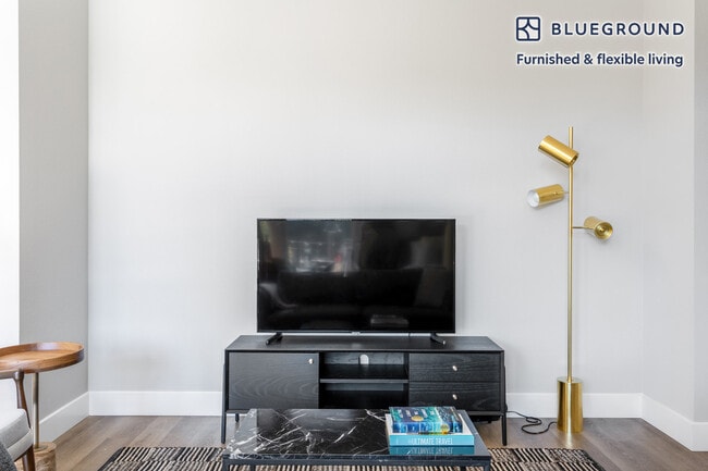 Photo - 333 El Camino Real Unidad FL2-ID375