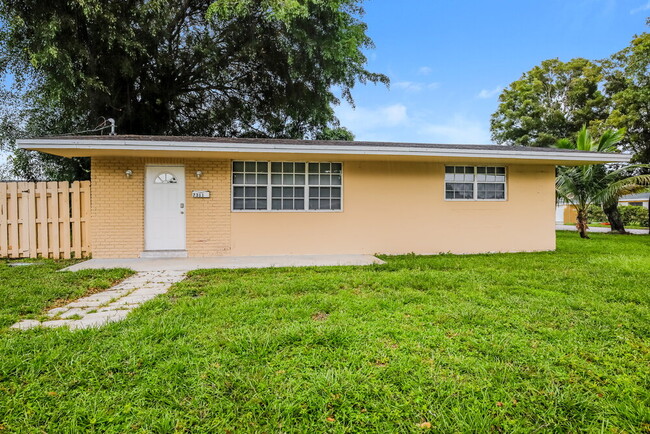 Building Photo - 7311 Miramar Pkwy Rental