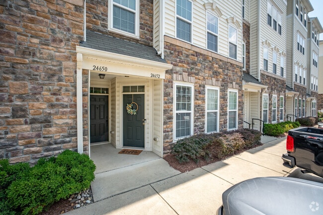 Building Photo - 24652 Byrne Meadow Square Rental