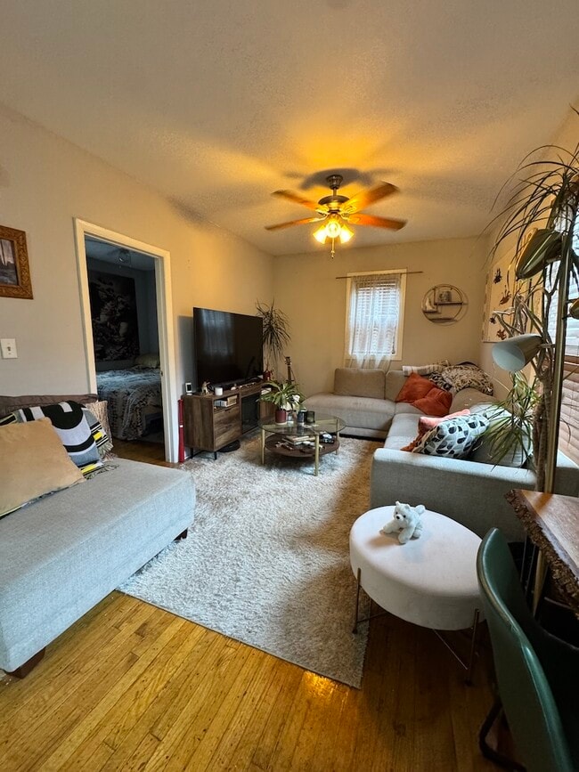 Photo - 2315 N Greenview Ave Unit CH