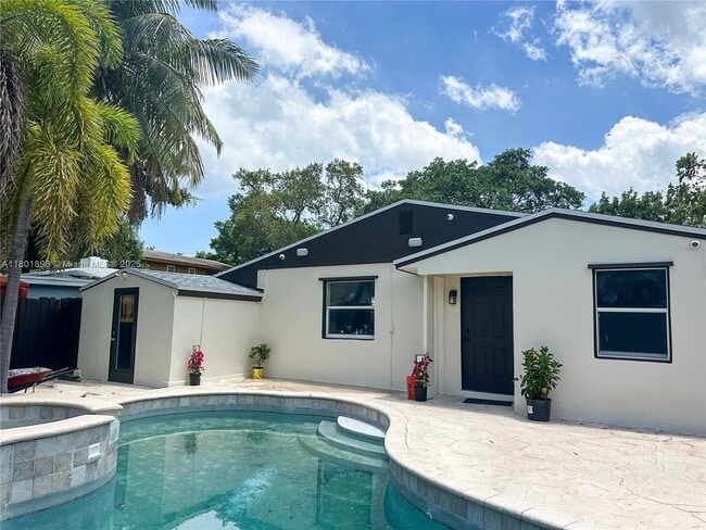 Photo - 300 SW 14th Ct House