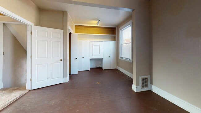 Photo - 2305 Rohs St