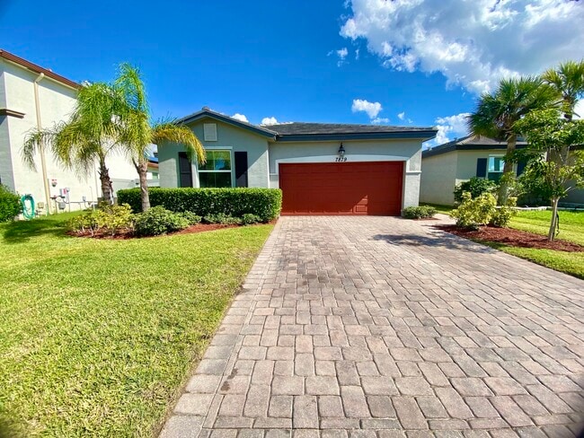 Building Photo - 7879 NW Greenbank Cir