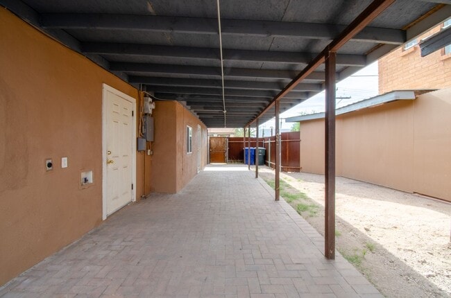 Photo - 2 Bed 1 Bath Home with Private Fenced Backyard!