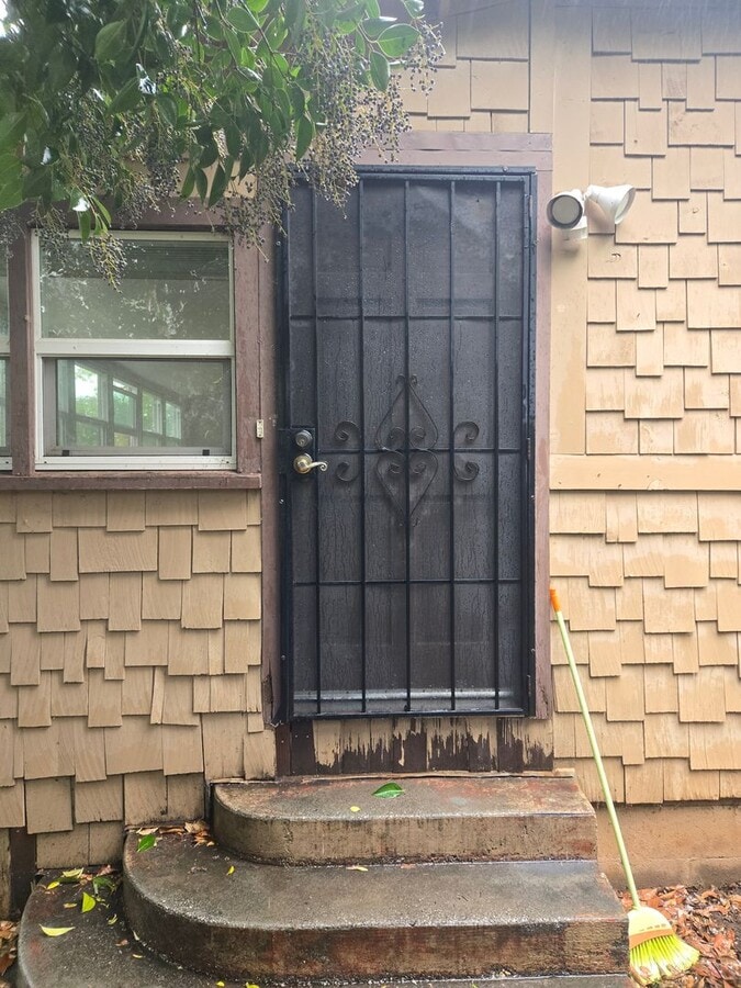 Photo - 300 Cherry Ave Unit 300 Cherry Apt A