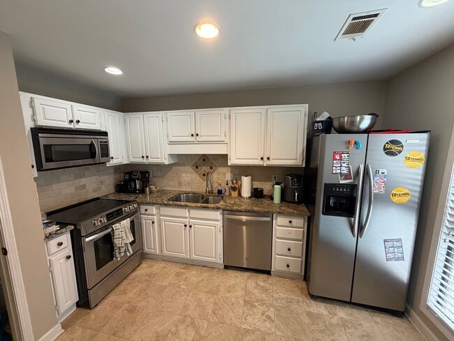 Kitchen - 3201 Lenox Rd NE Unit 2