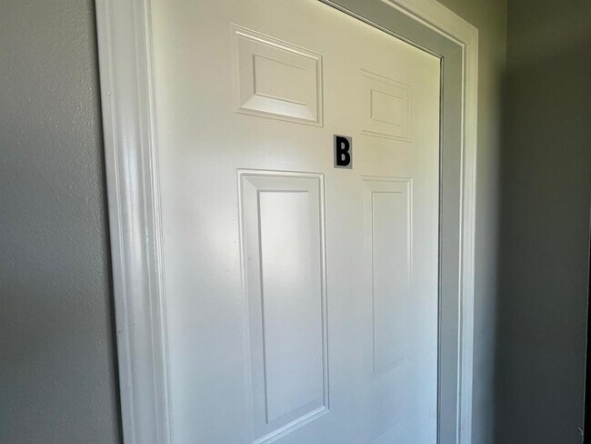 Photo - 5130 Winnetka St