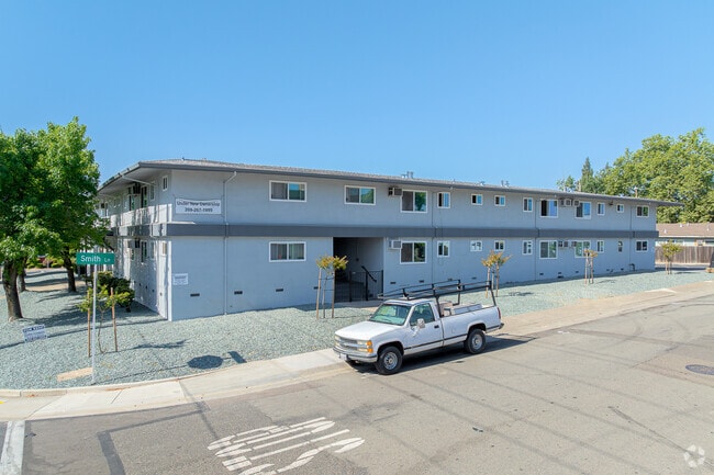Building Photo - Sunrise Apartments