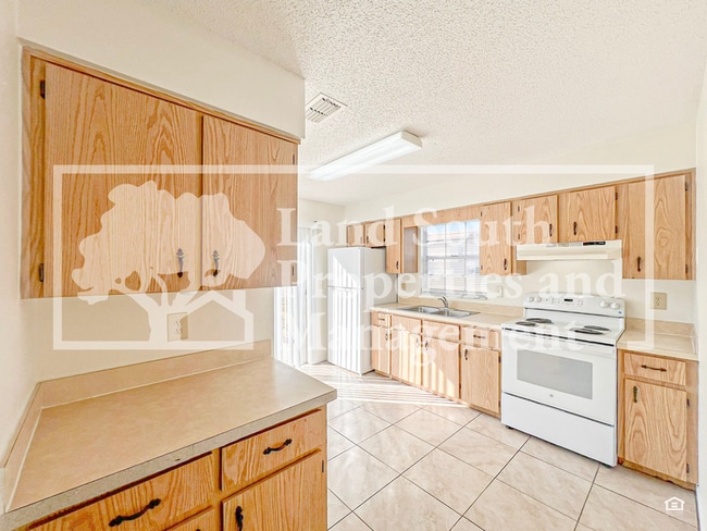 Photo - 5824 Charlton Dr