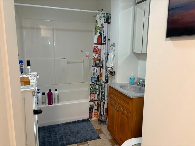 Photo - 115 5th St