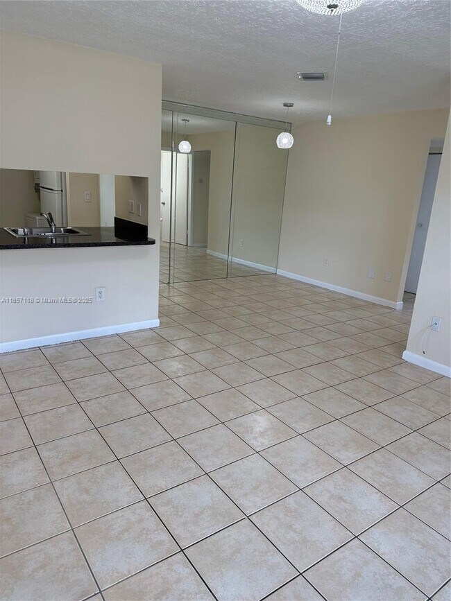 Building Photo - 15302 SW 72nd St Unit 29-21 Rental